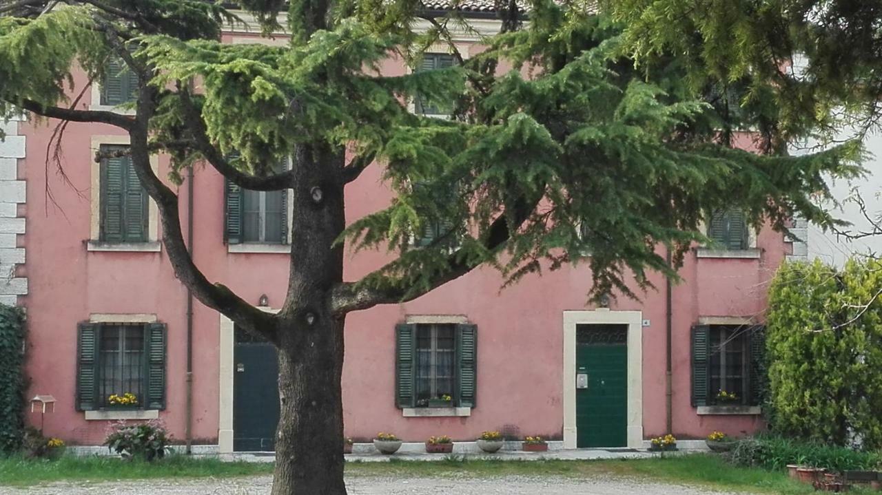 B&B Da Miriam Castelnuovo del Garda Luaran gambar